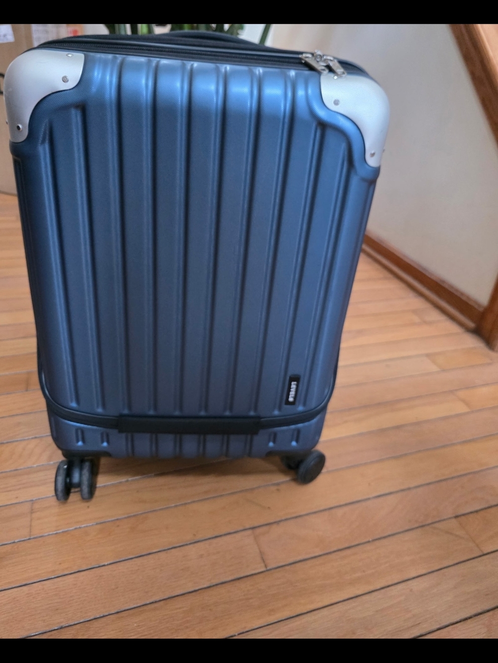 Hardshell Carry-On Travel Suitcase in Navy Blue